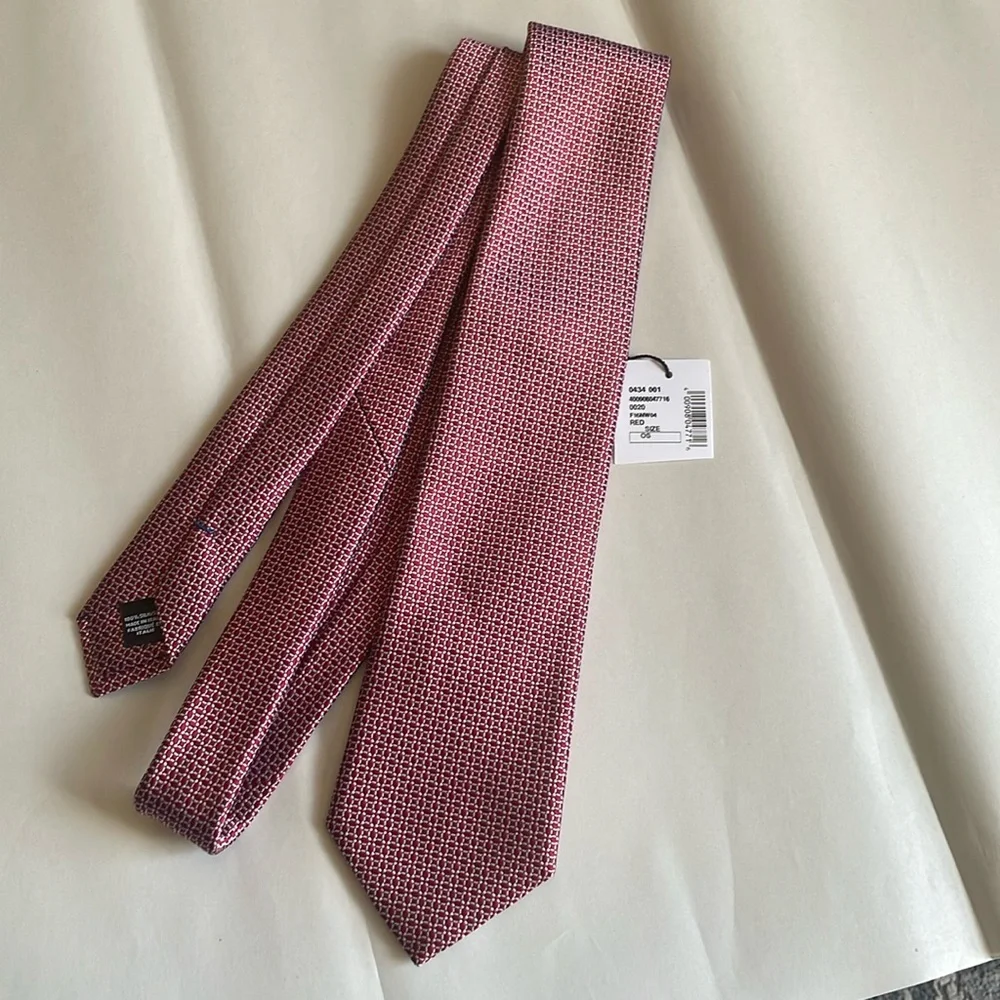 Saks Fifth Avenue Neck Tie - Picture 1 of 6